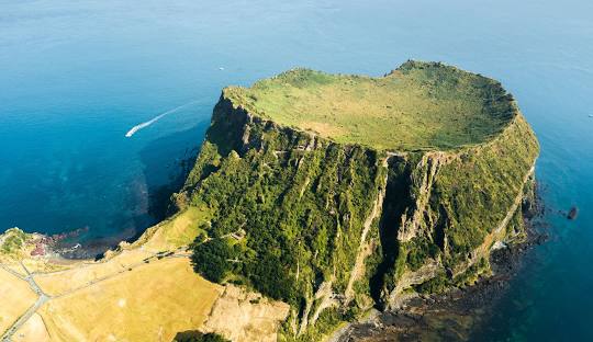 Jeju Island: Perpaduan Sempurna Antara Alam dan Tradisi Korea